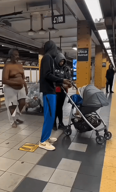 7569f116f42f6f25fa71b4f5cd947df2_1787256873_9824.gif